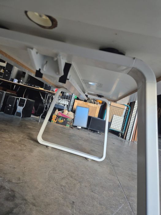 Трапезна маса в добро състояние