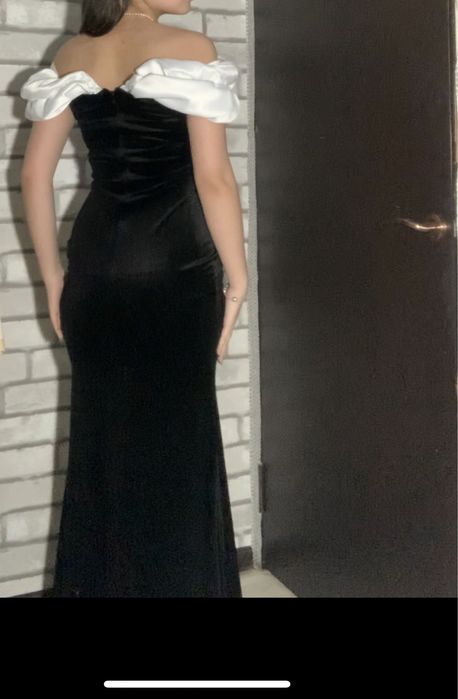 Вечернее черное платье