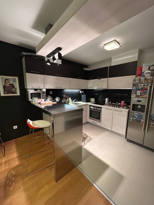 Луксозна кухня с уреди Siemens + бар