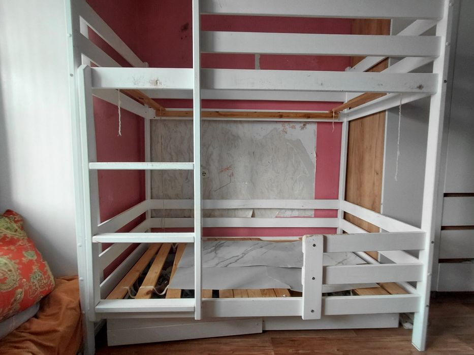 Продам 2х ярусный кровать детский