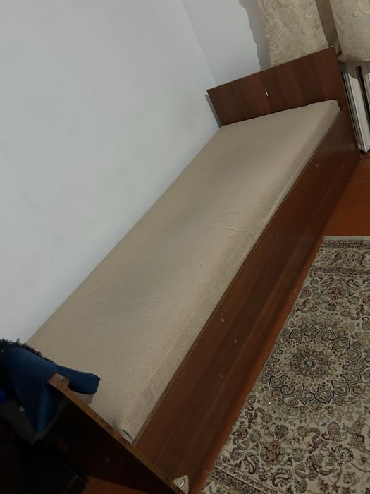 Кровати деревянные