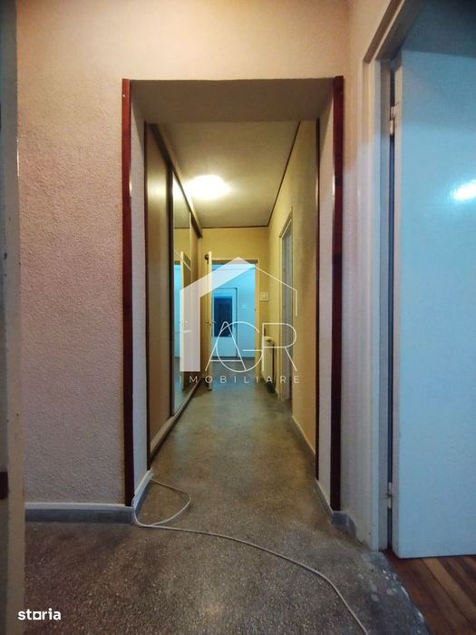 Apartament cu 4 camere, zona Nord