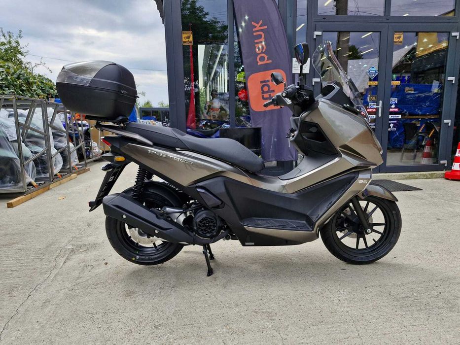 Scuter Kymco SkyTown 125i nou-se conduce cu B-stoc EST BIKE Campina