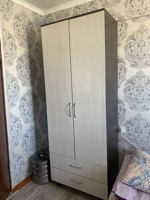 Продам шкаф в хорошем состояние