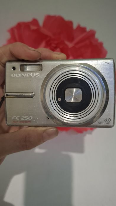 Olympus FE-250 – компактен дигитален фотоапарат
