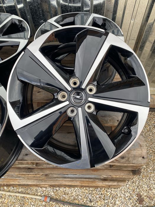 17 цола 5 х 108 мм Опел Астра  Astra L , Пежо , 3008 , 4008 , 5008