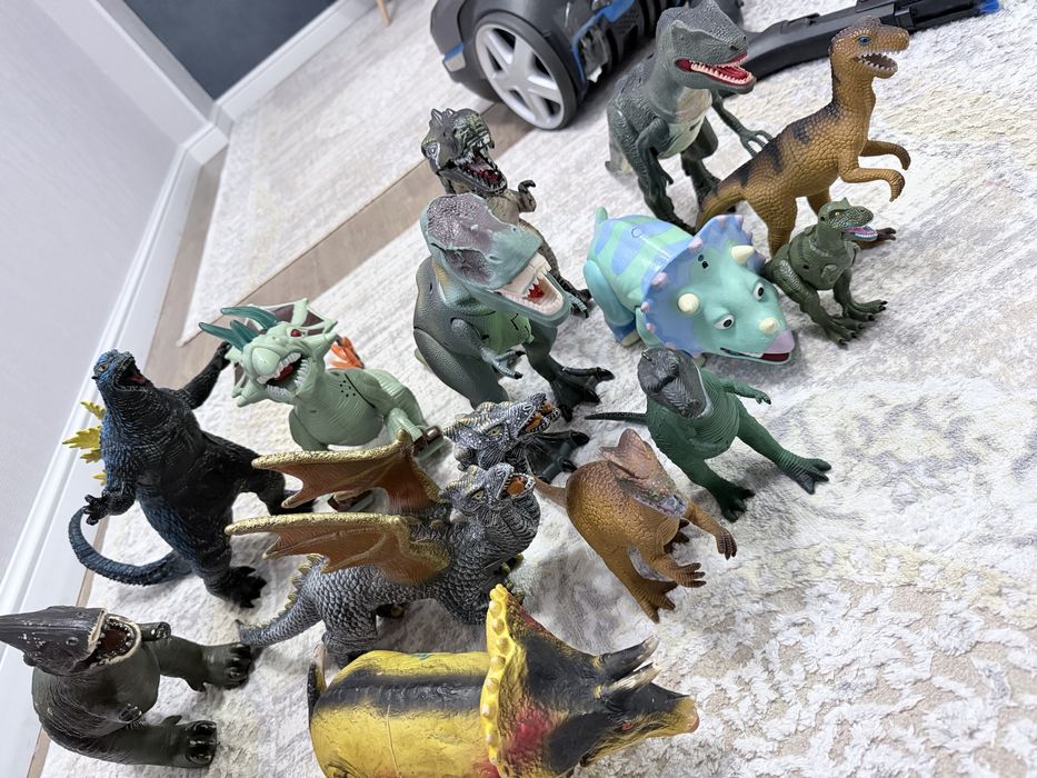 Динозавры разных размеров