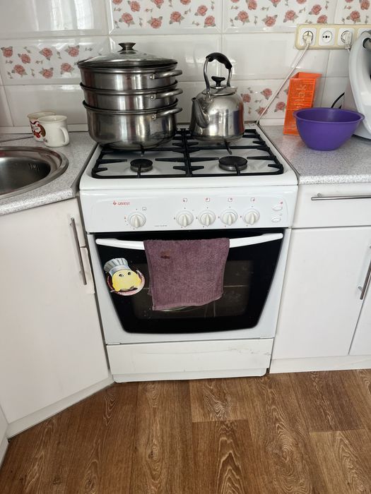 Продам газ плиту