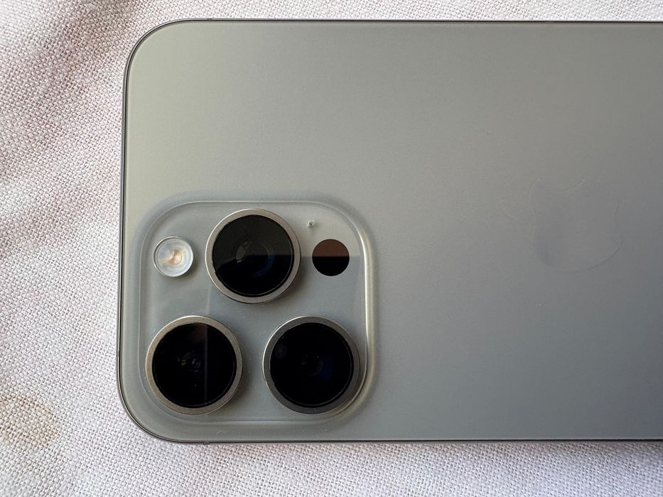 Iphone 15 pro max EAC