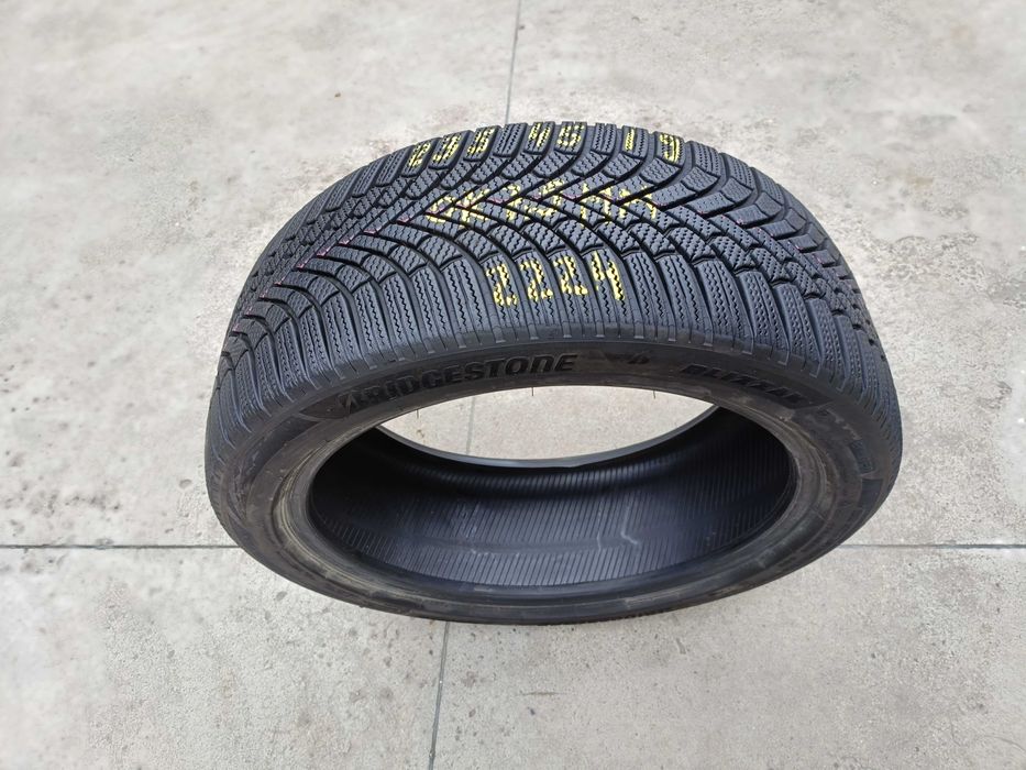 O anvelopa de iarna 235 45 19 bridgestone blizzak 6 enliten 7,5 mm dot 2224