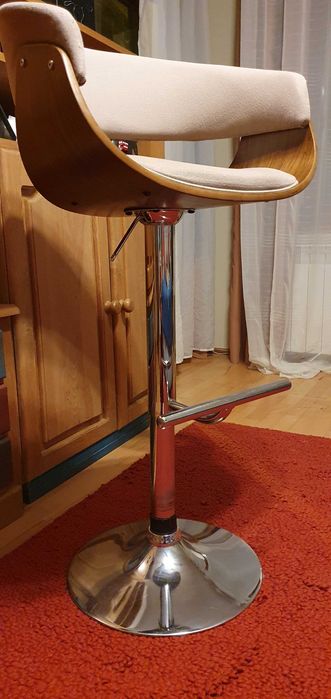 Scaun bar confortabil si elegant