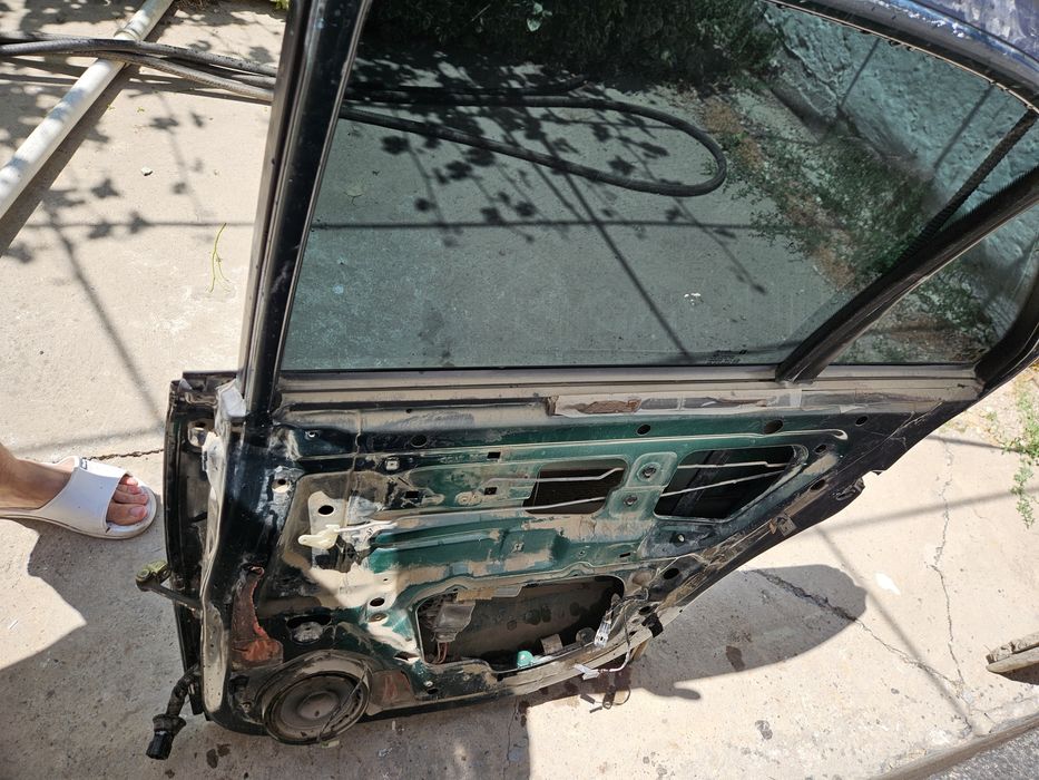 Дверь на Opel Omega