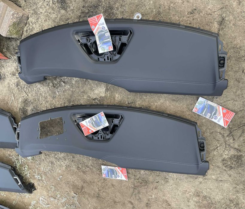 BMW U11  U10 - X1 / X2 airbag pasager - plansa de bord cu sau fara HUD