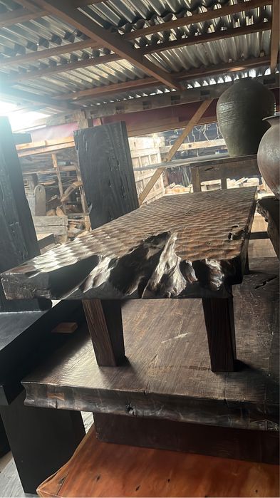 Маса от екзотично дърво