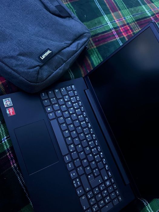 Leptop lenovo  AMD