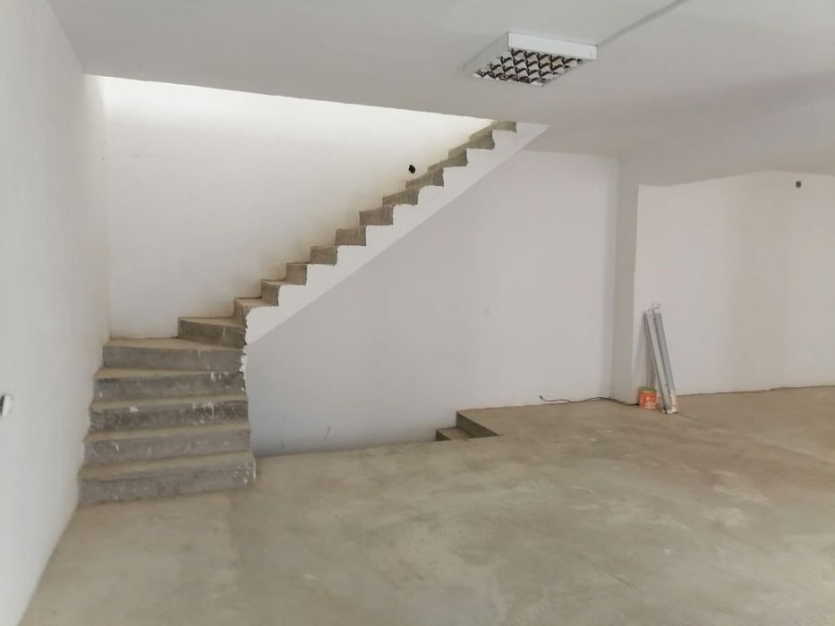 Бино сотилади,шахар марказ,2 этаж+подвал