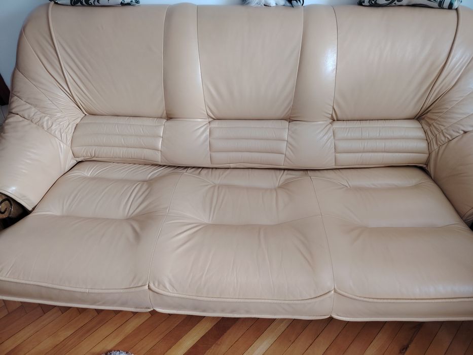 De vânzare canapea și 2 fotolii