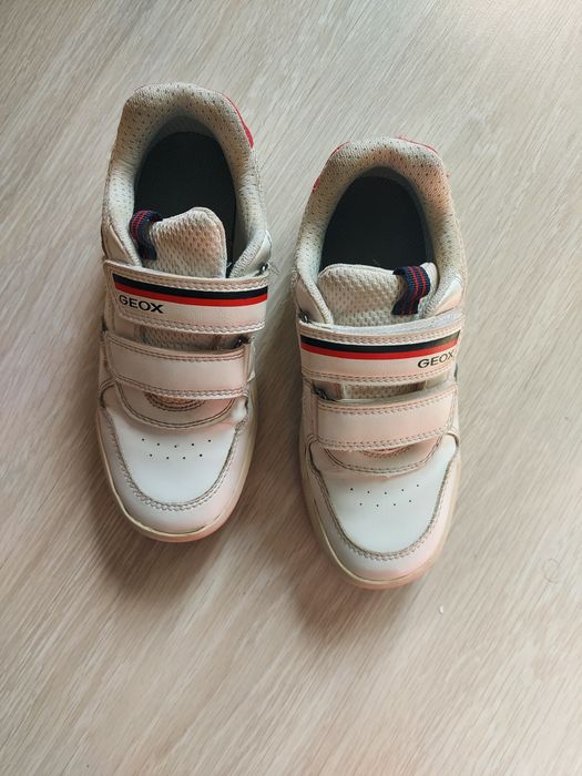 Обувки GEOX,32 номер-20лв.