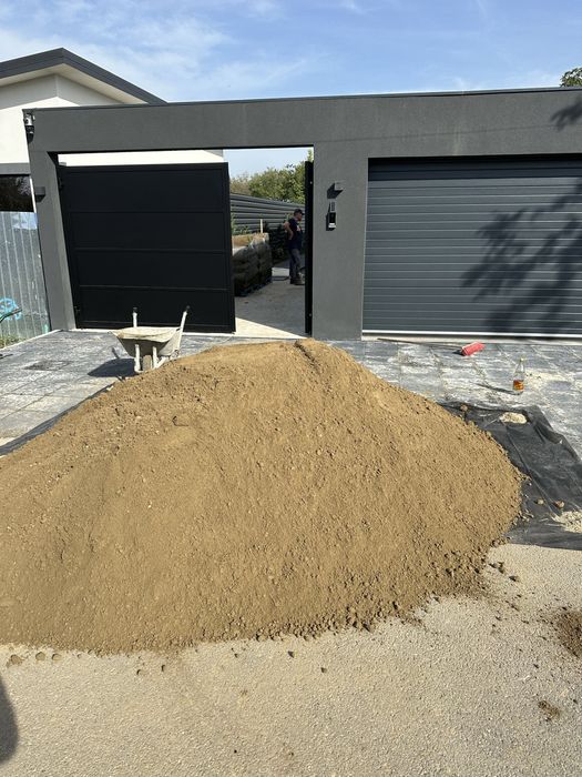 Nisip fin chisai pentru gazon