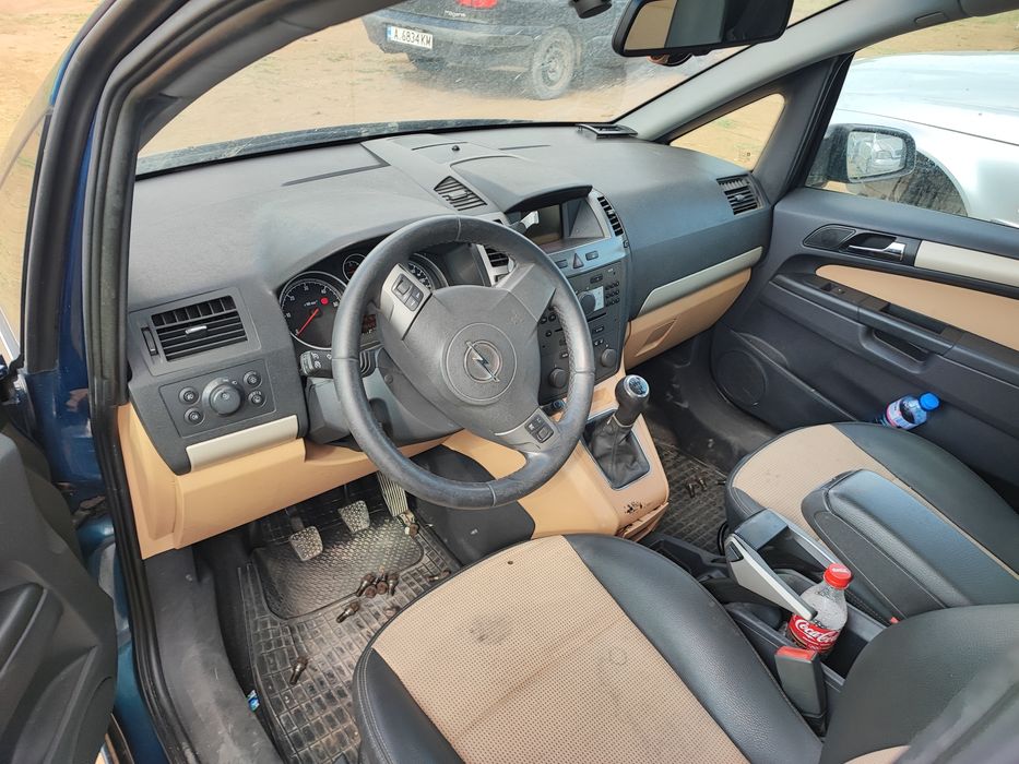 Opel Zafira B 1.9 НА ЧАСТИ