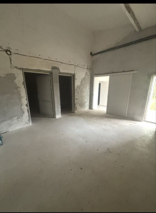 Промишлена сграда 800кв.м 10дка земя