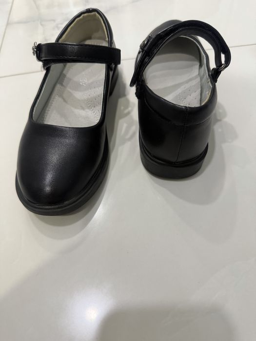 Детски маратонки Adidas и официални обувки