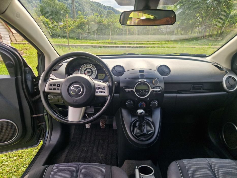 MAZDA 2 2009 — imagine 5