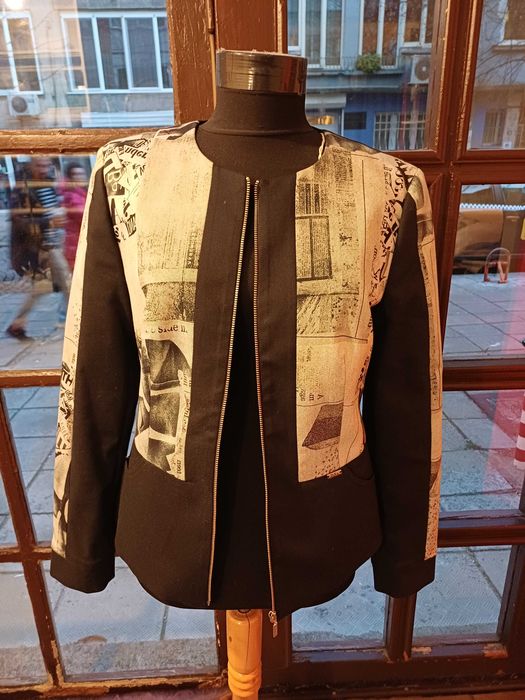 Дамско елегантно сако DIKA