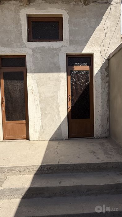 Бухорода оила учун қулай, кенг ҳовли уй сотилади