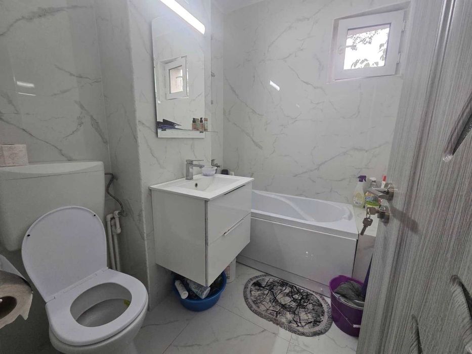 Apartament cu 3 camere decomandat