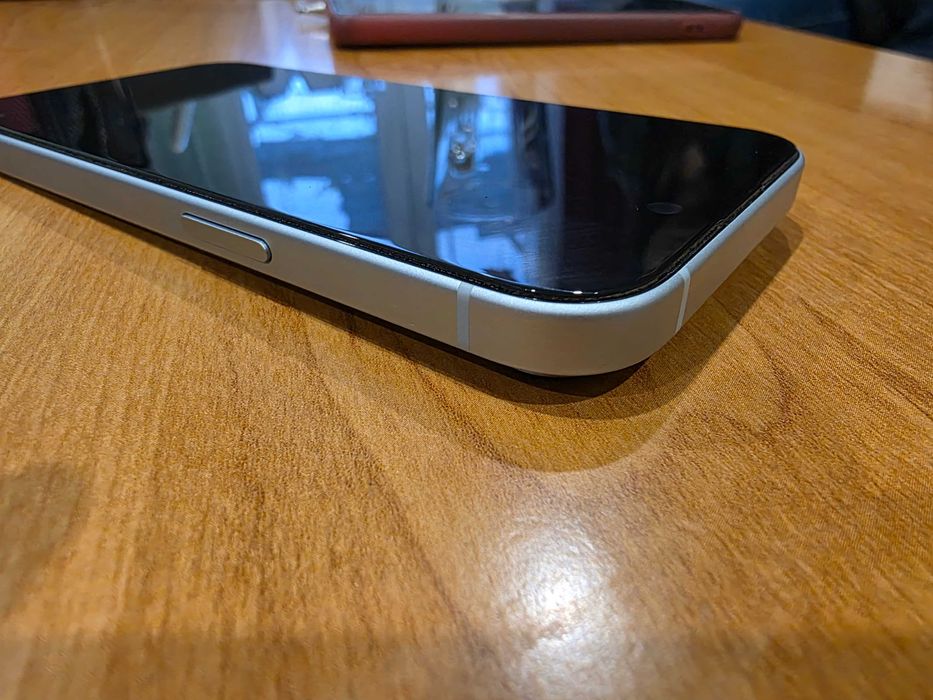 Продавам Iphone 15