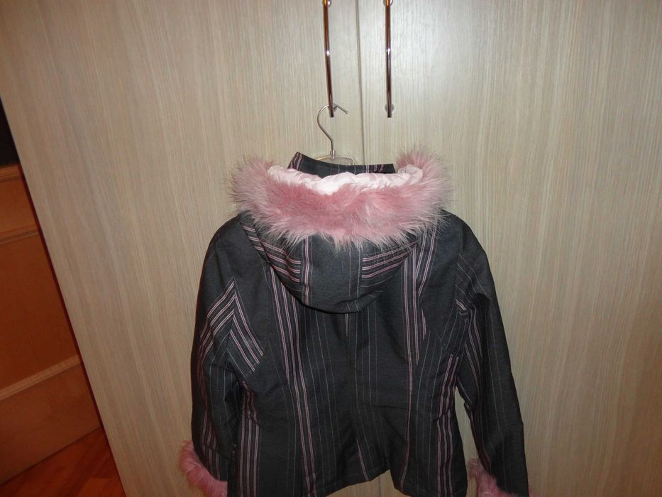 Geaca matlasata cu gluga detasabila marimea 42