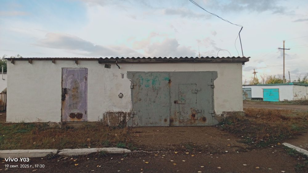 Үи сатылады 3бөлмелі гаражбен бірге