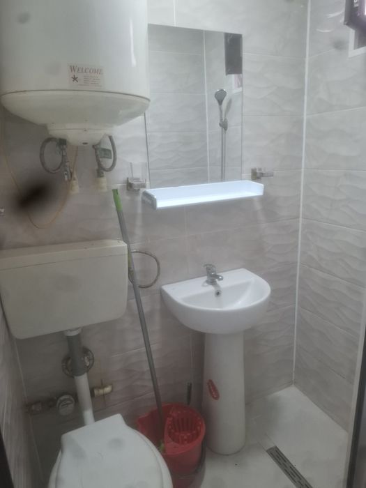 Garsoniera ,mobilat utilat de închiriat zona mall vitan