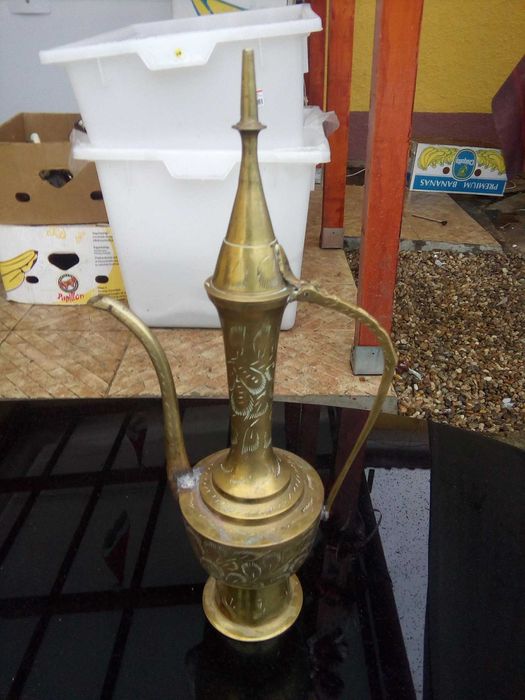 Carafe din bronz/alama