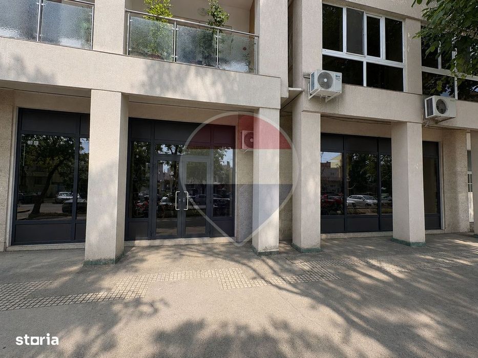 Spațiu comercial de 137mp de închiriat în zona Faleza Nor / vad intens