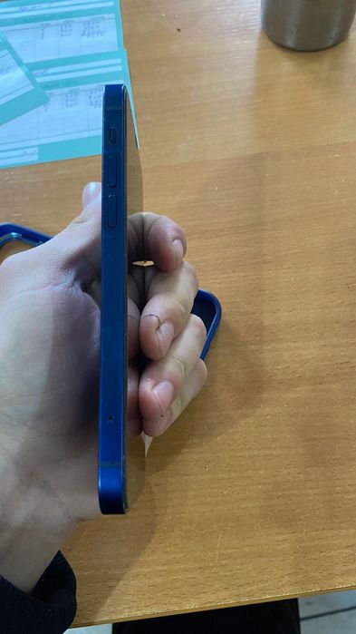 Продам IPhone 12