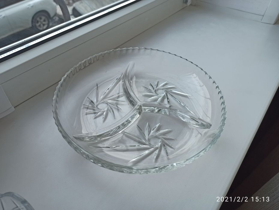 Блюдо с тремя отделениями.