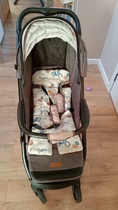 Продам две прогулочные коляски Teknum и Ining bany
