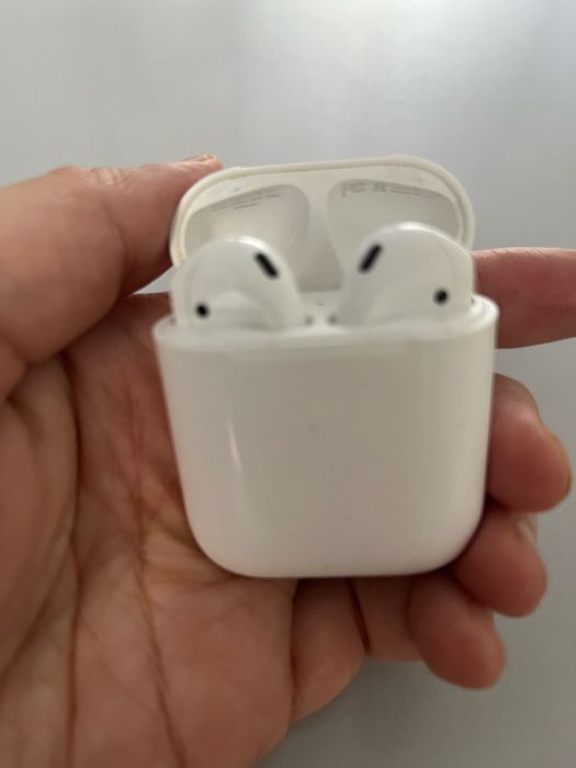 Продам наушники airpods2 оригинал