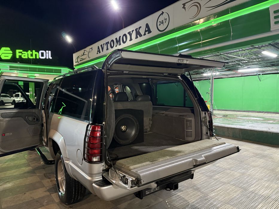 Продается Chevrolet Suburban 1996