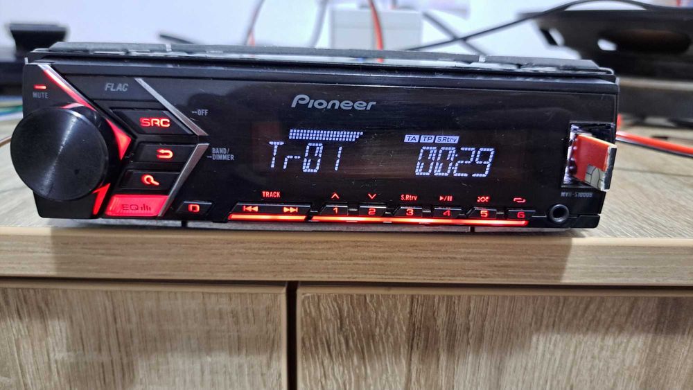 Radiocasetofon / Player Auto Pioneer MVH-S100UB