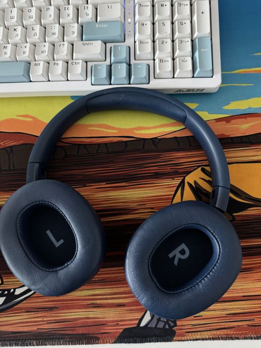 Продам наушники JBL 720