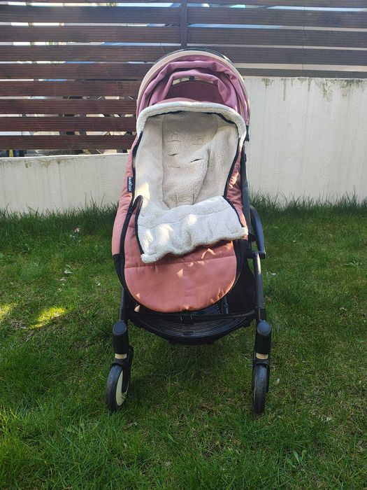 Carucior Babyzen Yoyo, culoare roz, stare buna