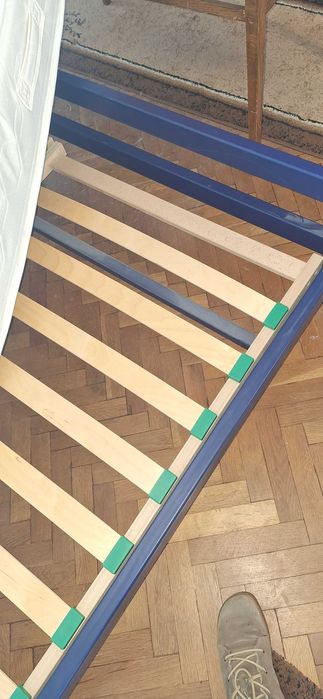 Метално легло с матрак