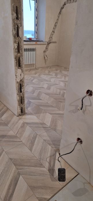 Укладка Ламината . Плинтус. Двери