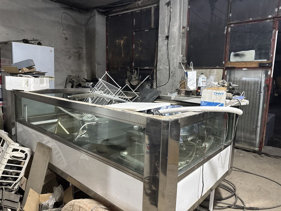 Xolodelnik akvarium srochno sotiladi