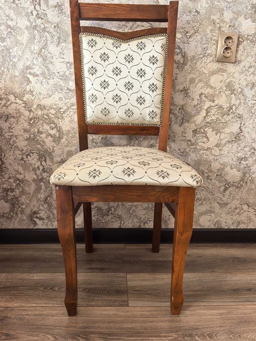 Продам стулья для обеденного стола