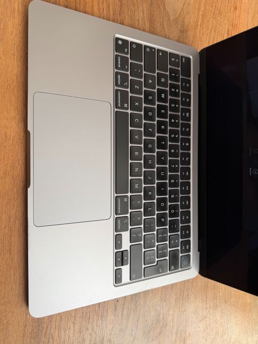 MacBook Air M2 13.6" / 16GB / 512GB – отлично състояние, 88% батерия