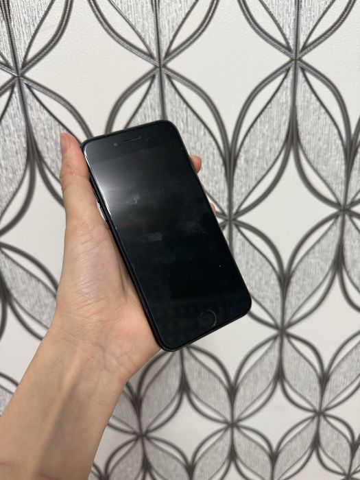 Продается телефон айфон 7